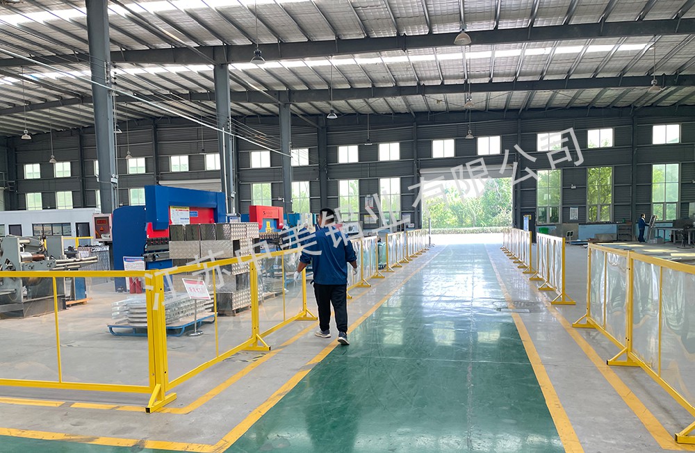 廠(chǎng)內(nèi)主干道